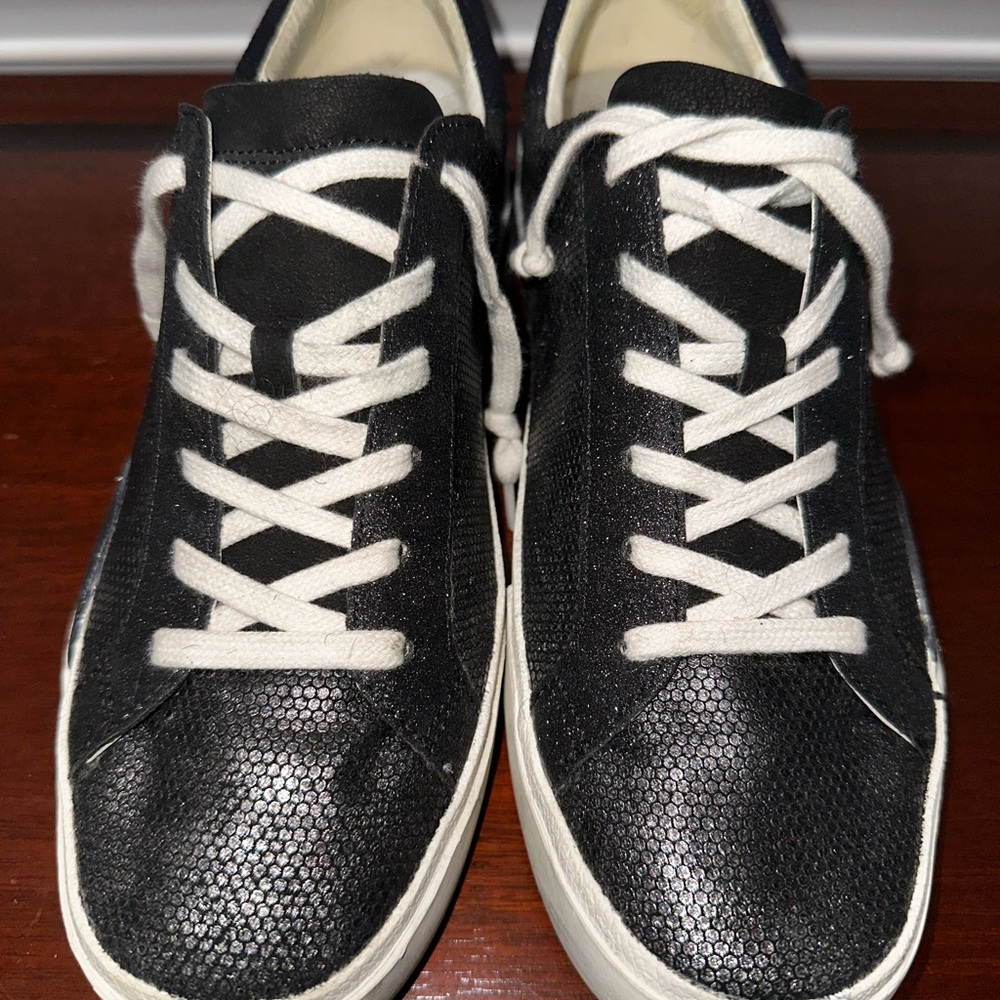 DOLCI VITA, WOMEN’S BLACK LEATHER/BLACK GLITTER, DESIGNER SNEAKERS     Size: 9.5